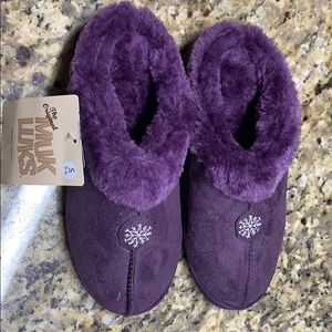 Women’s purple slippers with tread